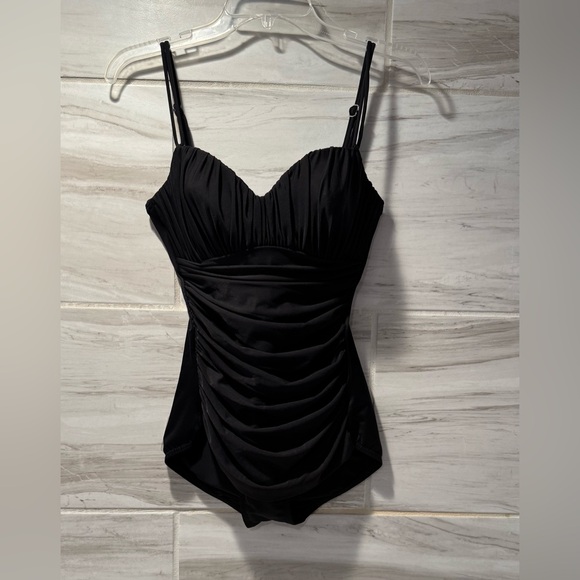 Magicsuit Other - Women’s MAGIC SUIT One Piece Ruched Black Swimsuit Size 8
